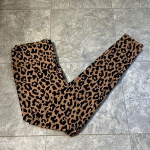 Size small cheetah print leggings never worn